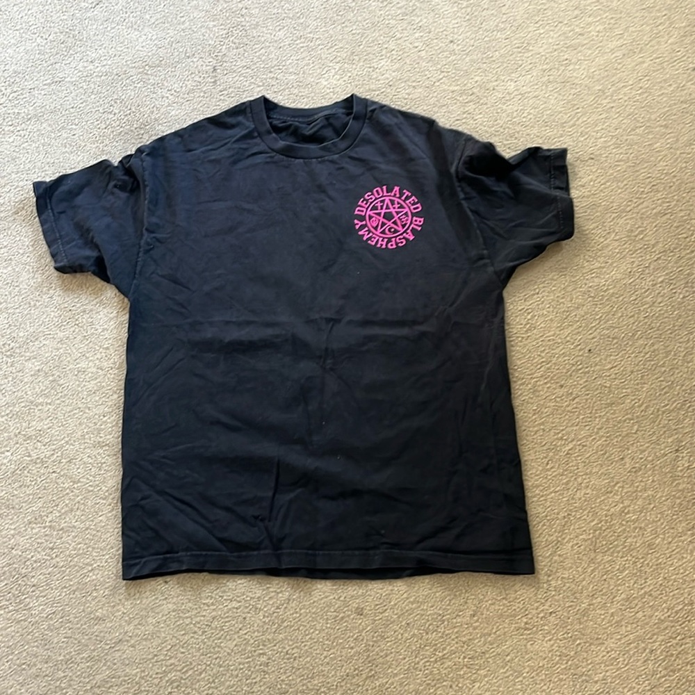Desolated alligator tee